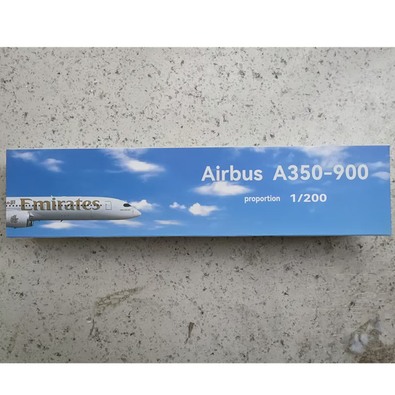 Model Airplane Plastic - 新製品 1/200スケール A350-900 UAEエミレーツ航空機 組み立て済み模型飛行機 おもちゃ