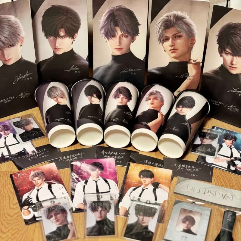 共同ブランド「Love And Deepspace」のグッズ - Card Penny Sleeve のレビューと価格